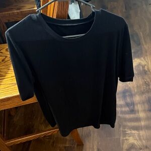 Amazon Black Short Sleeve Women's Tee